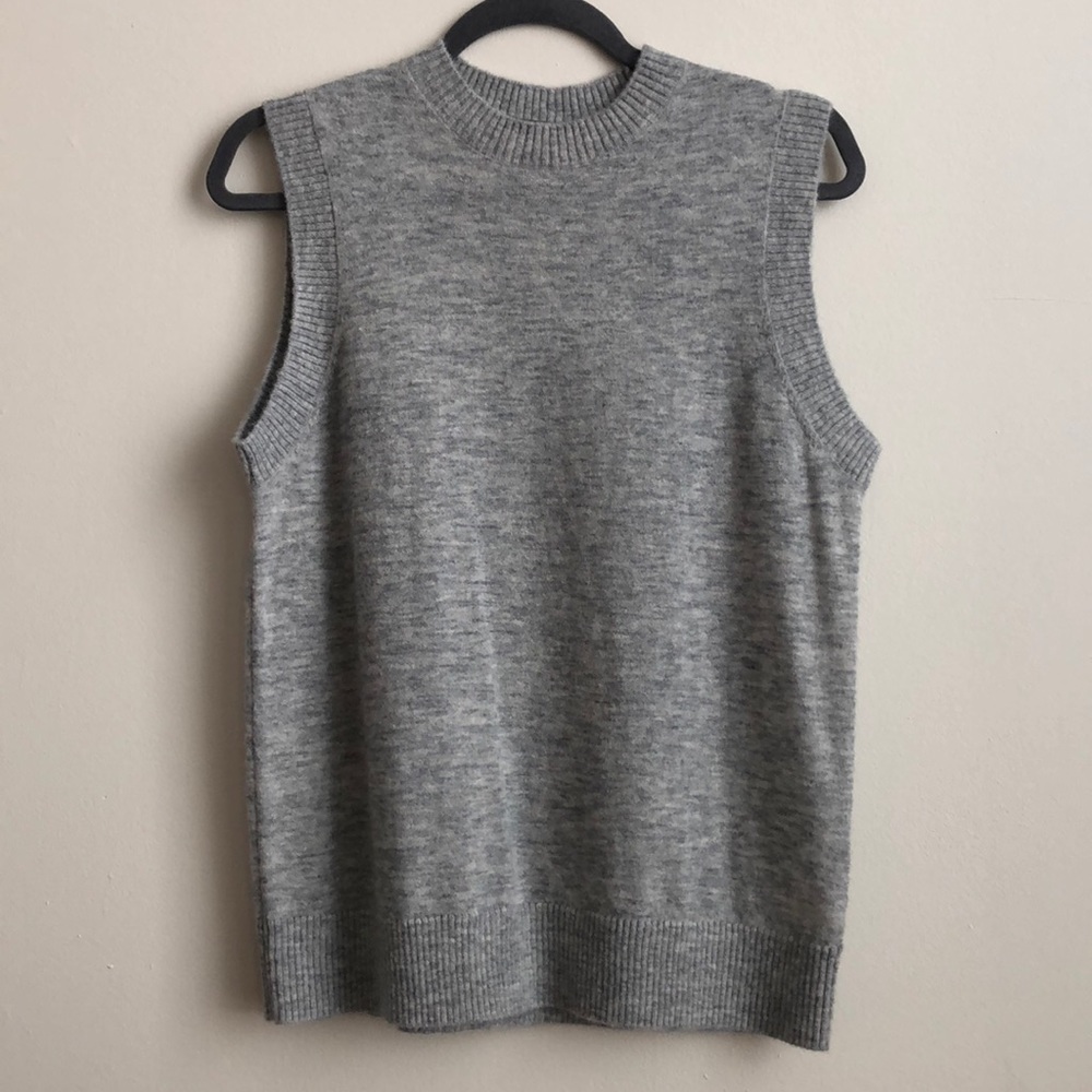 COS sweater vest size s